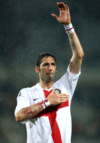 莫雷托：四五家英超中游俱乐部想引进埃永，还有一家有机会踢欧冠（莫雷托：英超四五支中游队有意埃永，另有一队或战欧冠）