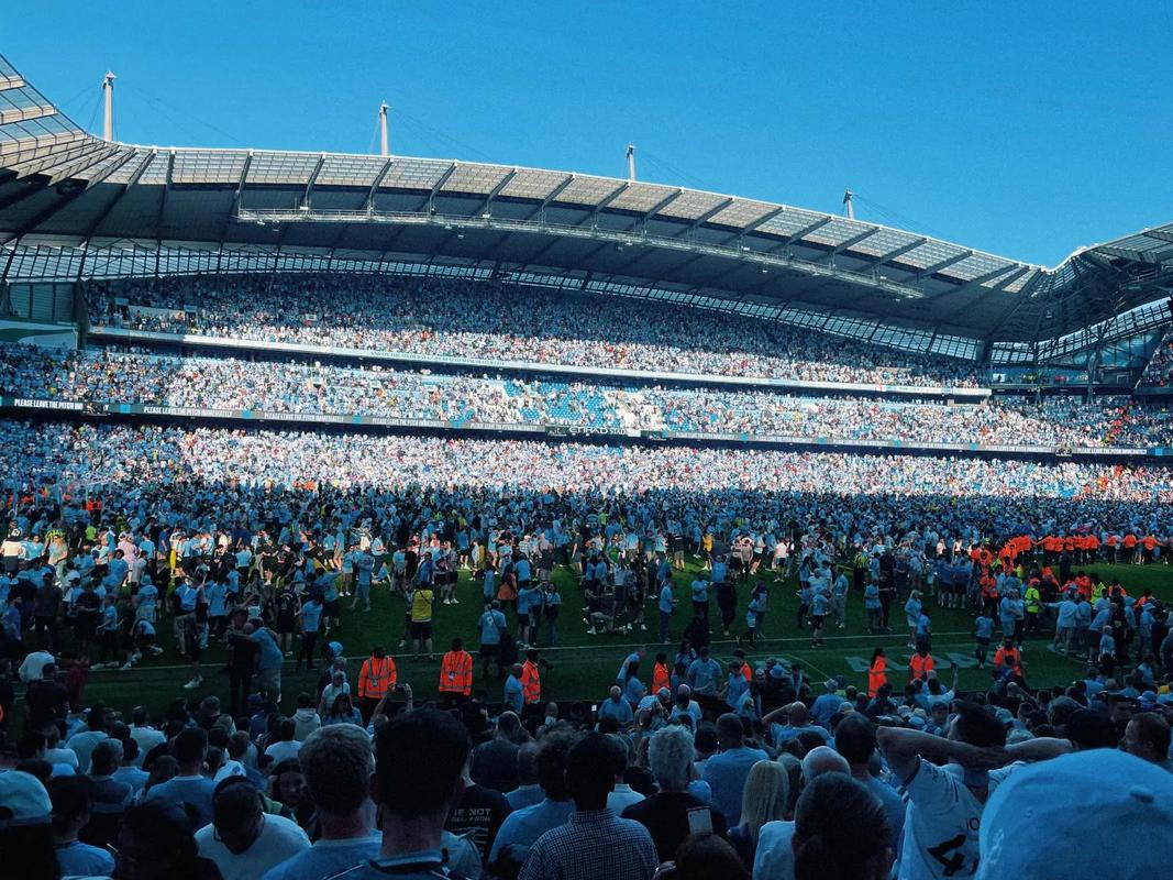 阿夫迪亚空砍37分，马刺115-102击败开拓者，福克斯37分率队稳居西部第五（阿夫迪亚37分难阻败局，马刺115-102拿下开拓者，福克斯轰37分助队稳居西部第五）