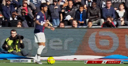 利物浦1-1无奈丢分，切尔西1-3爆冷翻车，阿森纳稳坐英超榜首（利物浦1-1憾平丢两分，切尔西1-3冷门失利，阿森纳继续领跑英超）