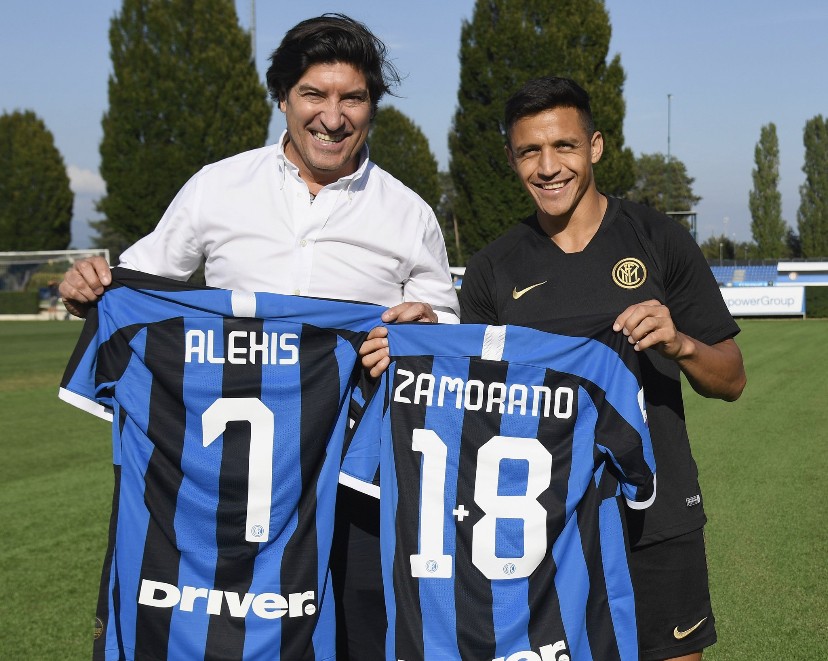 巴萨发布本赛季第四套球衣：纪念20年前的今天客场3-0皇马（为纪念20年前今日客场3比0击败皇马，巴萨推出本赛季第四套球衣）