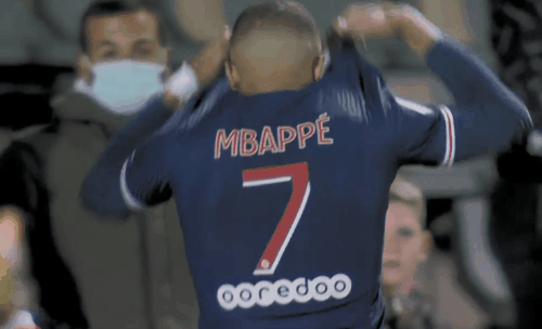 34岁阿联酋国脚奥马尔宣布退役，曾斩获亚洲足球先生（阿联酋国脚奥马尔34岁挂靴，曾获亚洲足球先生）