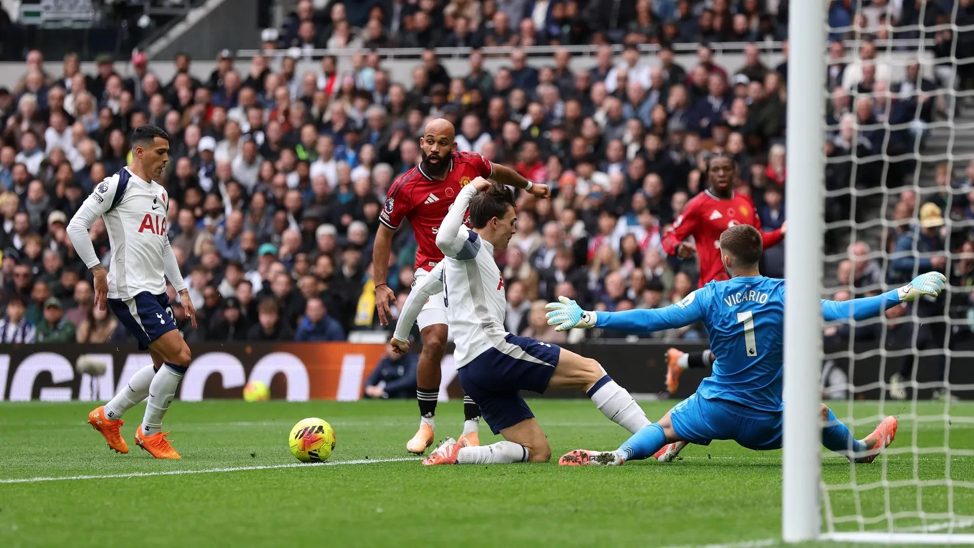 官方：葡萄牙主帅马丁内斯当选加泰罗尼亚足协年度最佳教练（加泰罗尼亚足协官宣：葡萄牙主帅马丁内斯荣膺年度最佳教练）