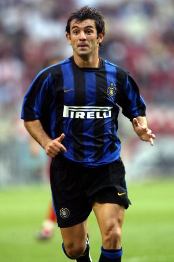 赫内斯：卡尔只踢3场德甲就和梅西相提并论，实在是太夸张了（赫内斯质疑将仅出战3场德甲的卡尔与梅西相提并论：言过其实）