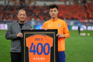 布斯克茨：期待参观新诺坎普，梅西的名字永远和巴萨连在一起（布斯克茨：期待走进全新诺坎普，梅西之名永与巴萨相连）