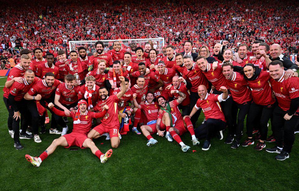 K联赛球队浦项铁人官方社媒账号发布公告称，球队中...（K联赛浦项铁人通过官方社媒发布通告：队内...）