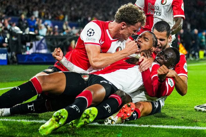 要来切尔西了？哈维-西蒙斯社媒简介删除RB莱比锡字样（哈维-西蒙斯社媒删去RB莱比锡，疑接近切尔西）