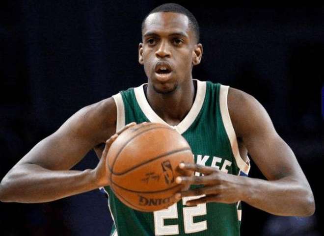 队高度关注 队高度关注